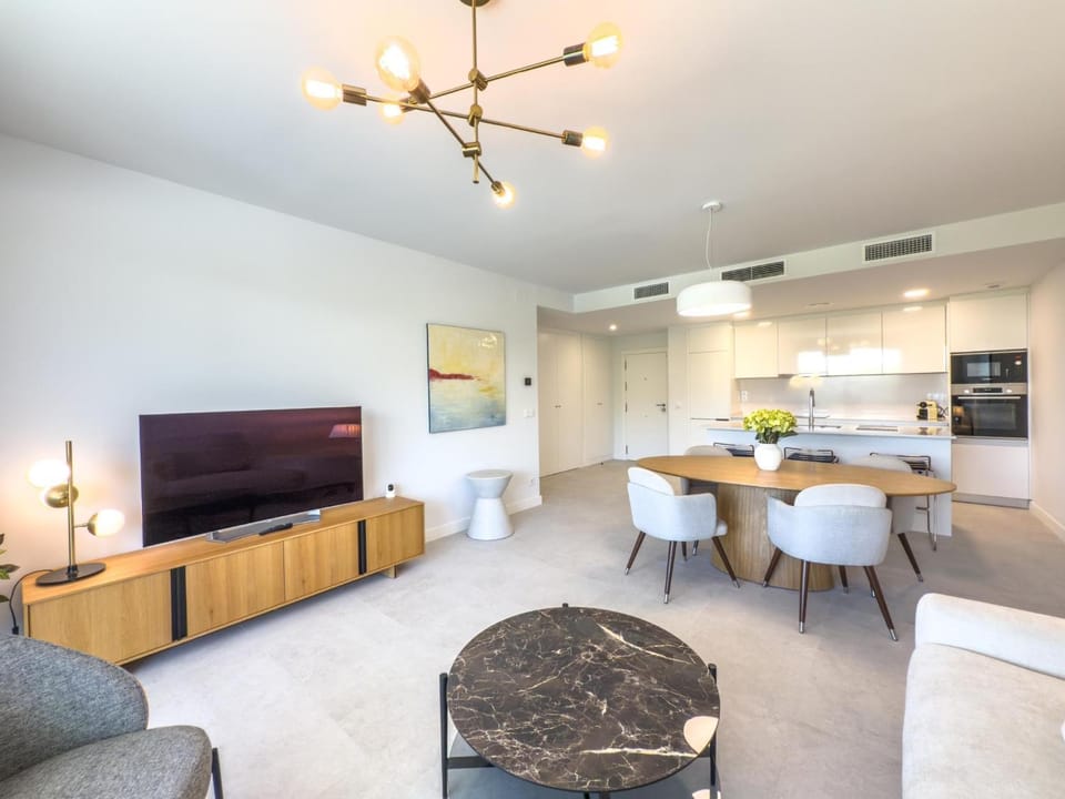 TV and multimedia, Kitchen or kitchenette, Living room, Dining area