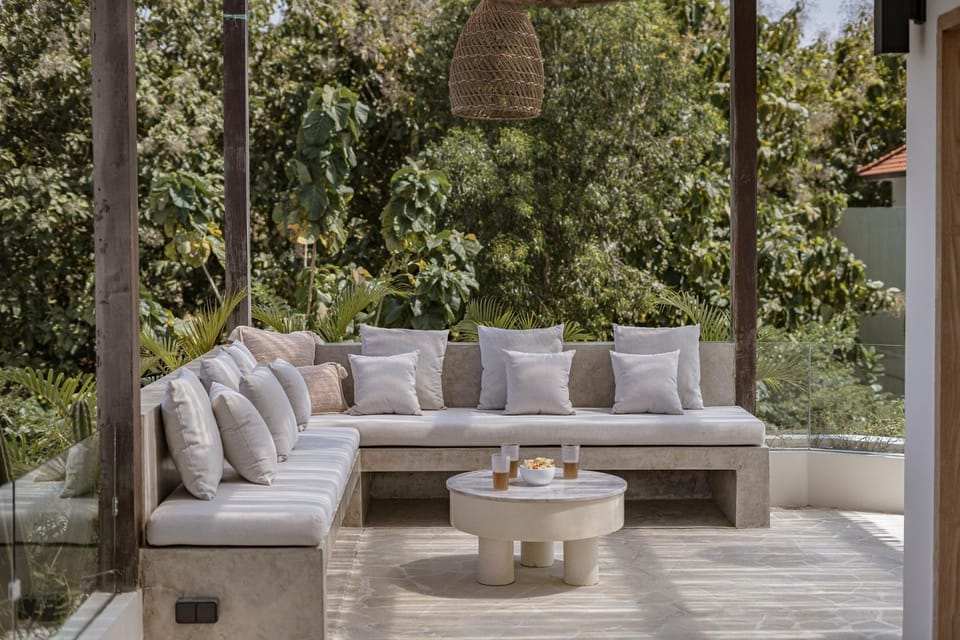 Patio, Living room