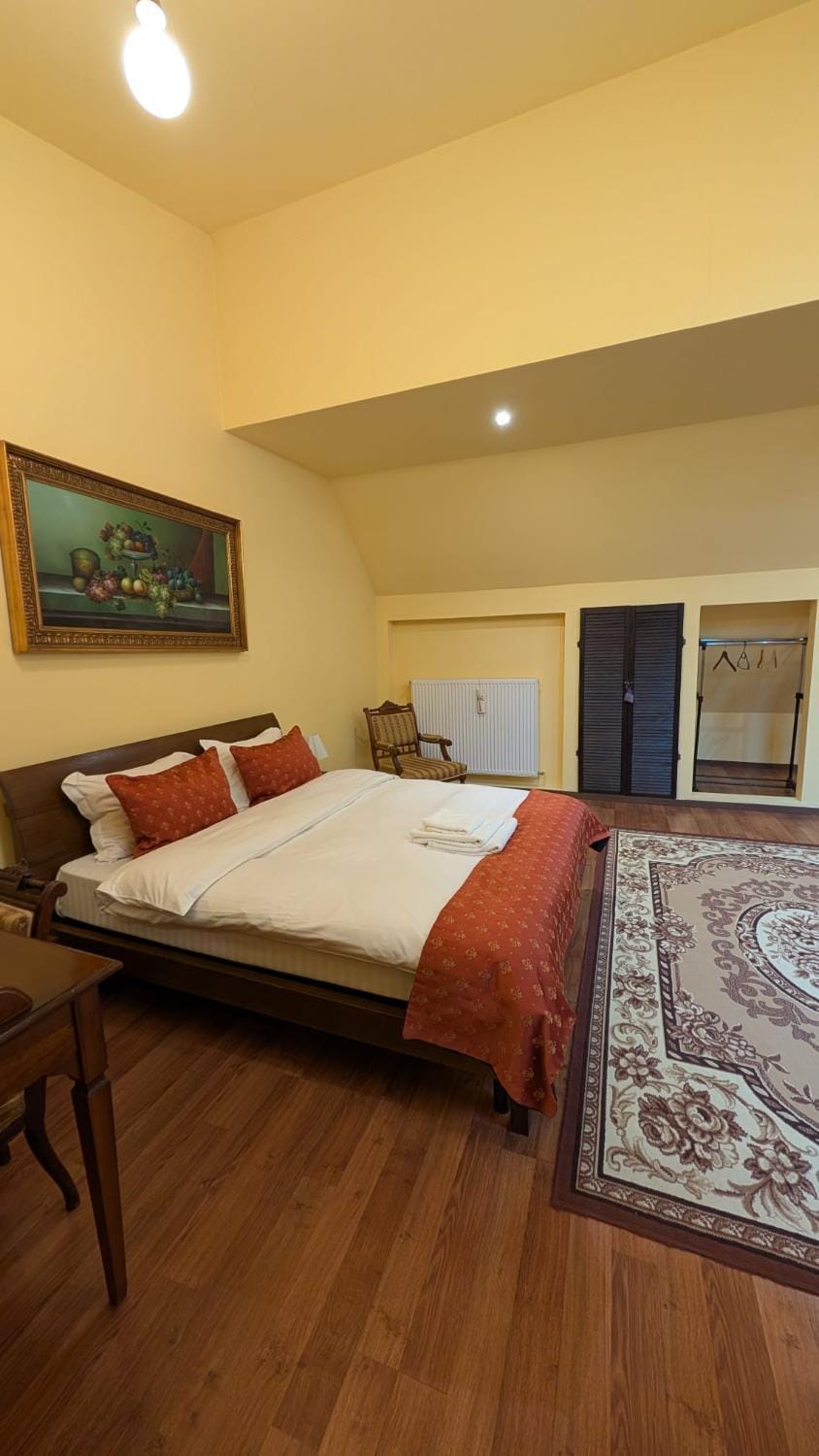 Casa Republicii Bed and Breakfast in Brasov
