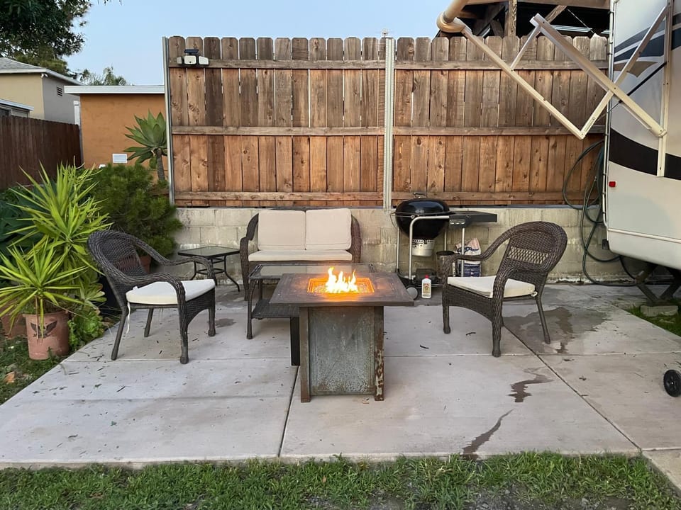 Patio, BBQ facilities