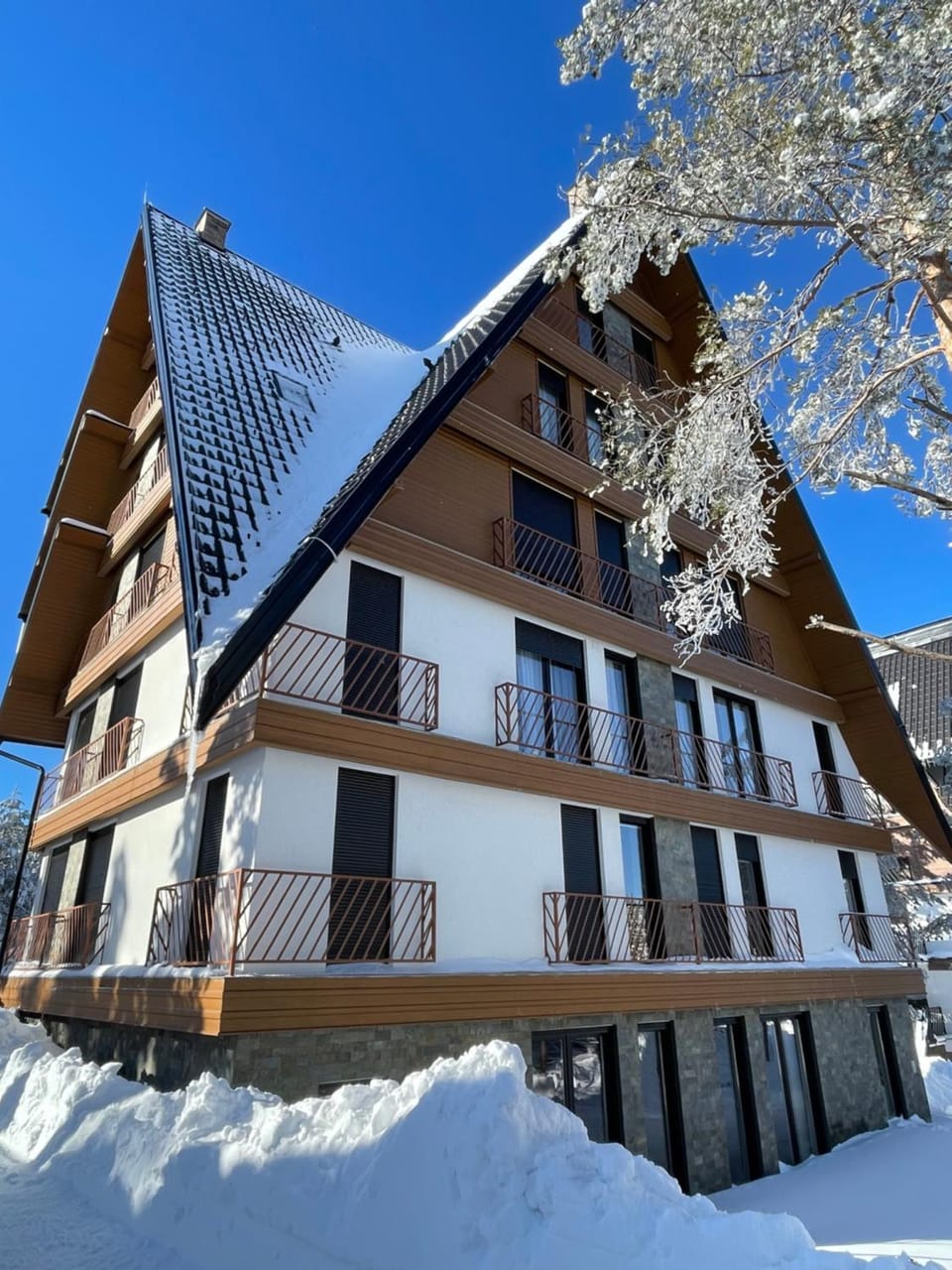 Property building, Day, Winter