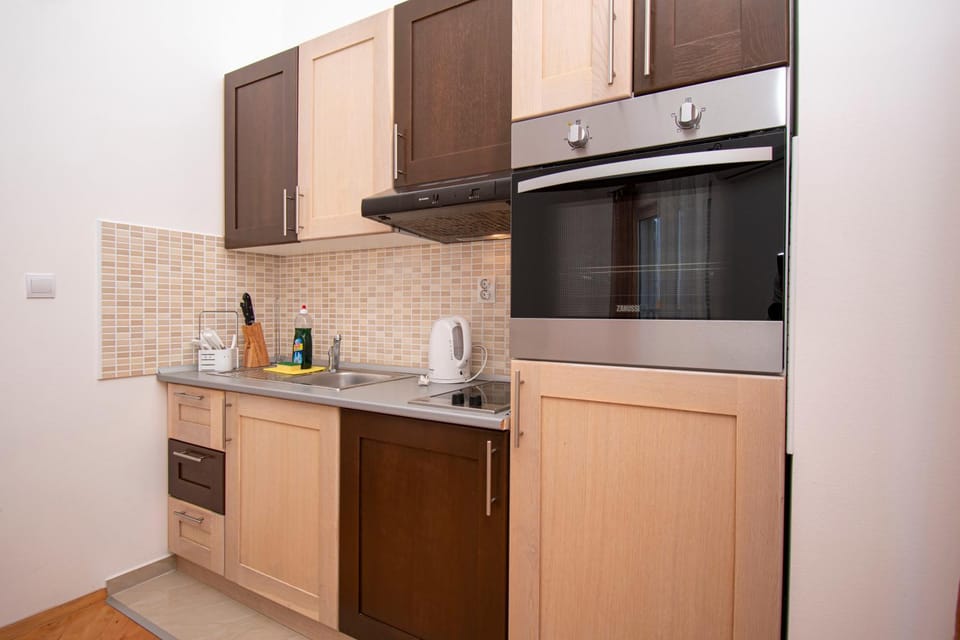 Kitchen or kitchenette, pet friendly
