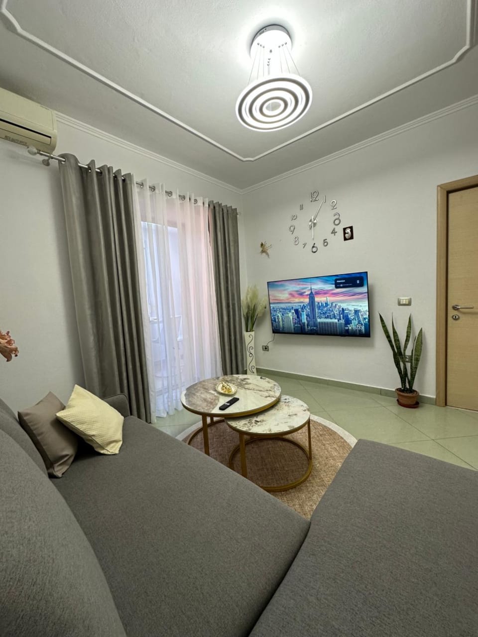 Communal lounge/ TV room, TV and multimedia, Living room, Seating area