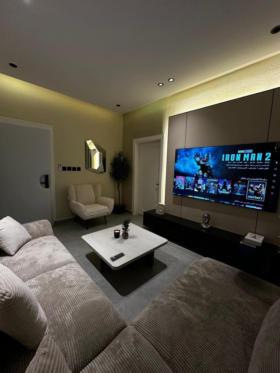 Communal lounge/ TV room, TV and multimedia, Living room, Seating area, Evening entertainment