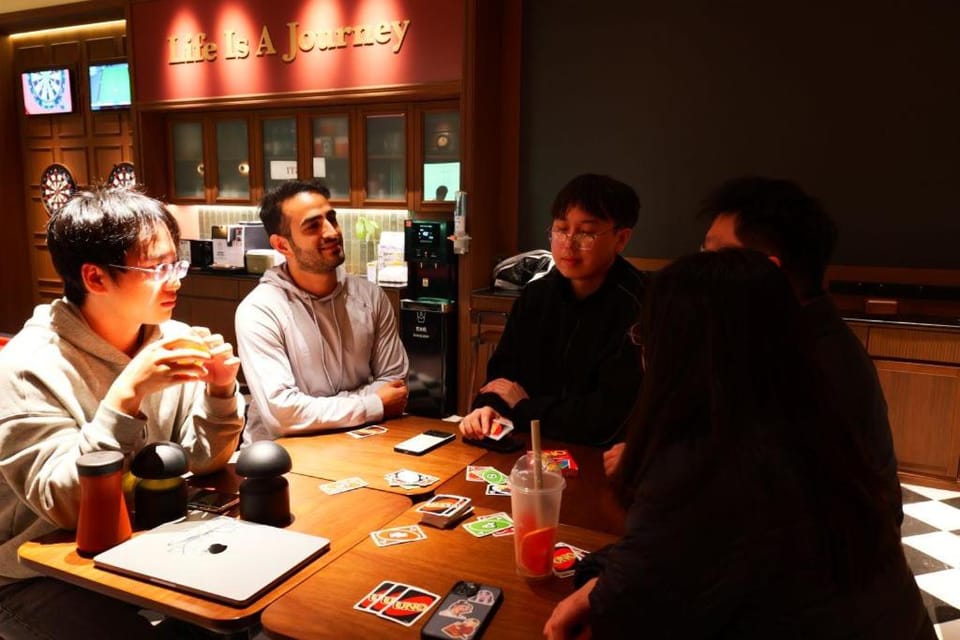 Shanghai Desti Youth Hostel - Jing 'an Temple, Changping Road-24H Reception&English Service& Cafe& Bar& Luggage Storage& Large Public Area Hostel in Shanghai