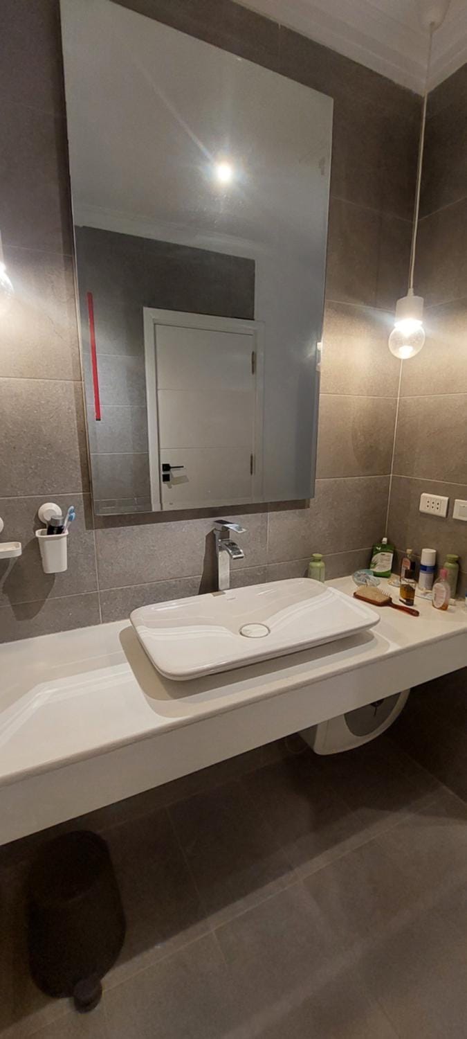 رووف للايجار بشارع التسعين الجنوبي القاهرة الجديدة Apartment in New Cairo City