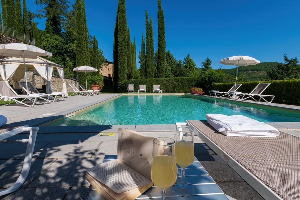 Pool view, Swimming pool, sunbed