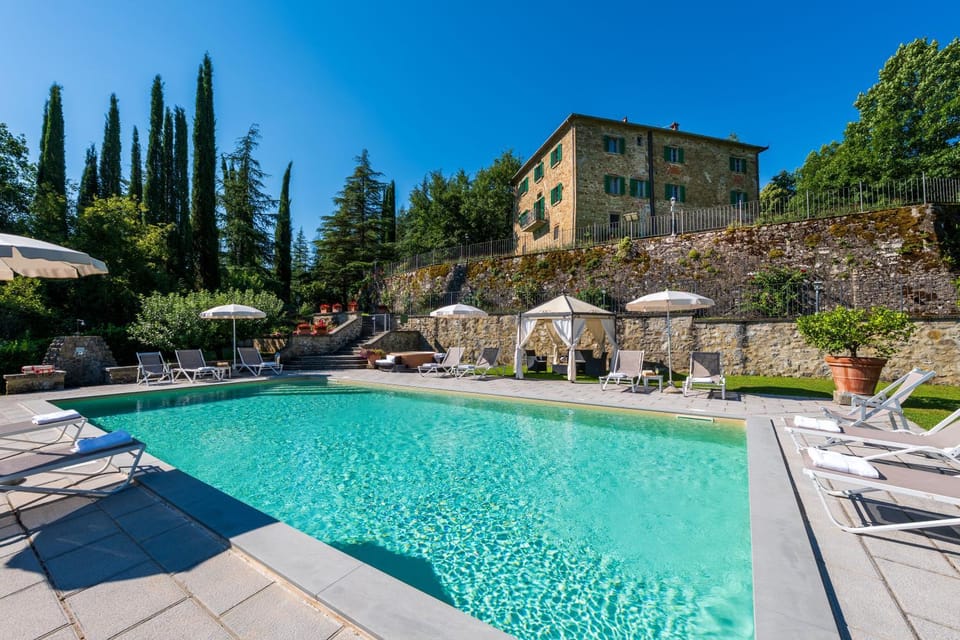 Pool view, Swimming pool, sunbed