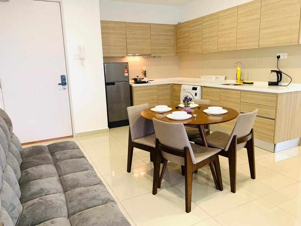 LoHas Homestay - iCity 8pax, Wifi, 1 Carpark Apartment in Selangor, Malaysia