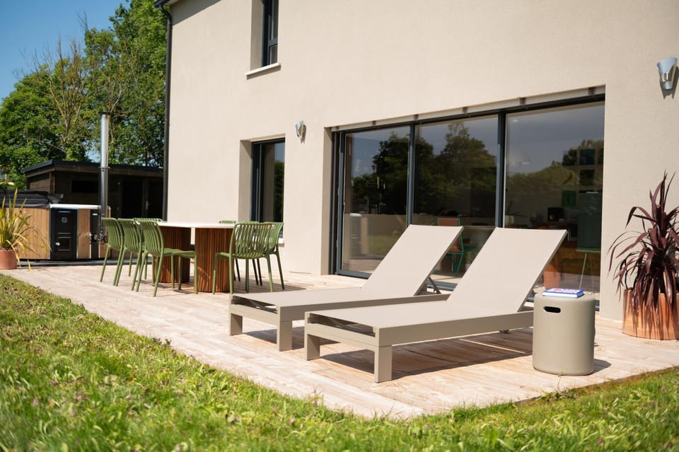 Patio, Garden view, sunbed