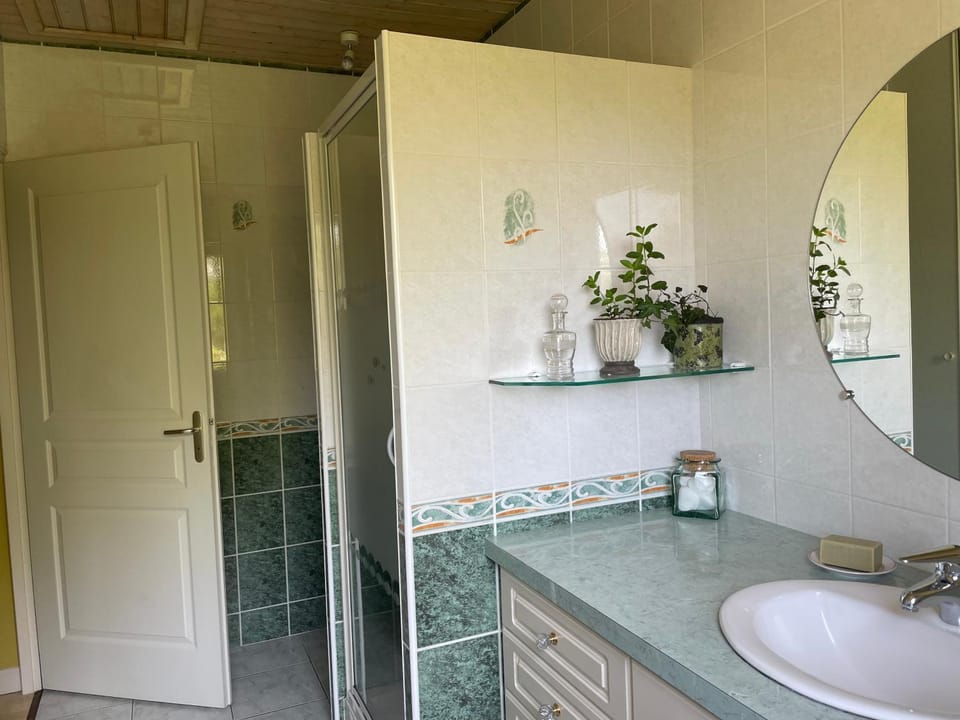 Echappée belle verdoyante 20 kms du Puy Vacation rental in Nouvelle-Aquitaine