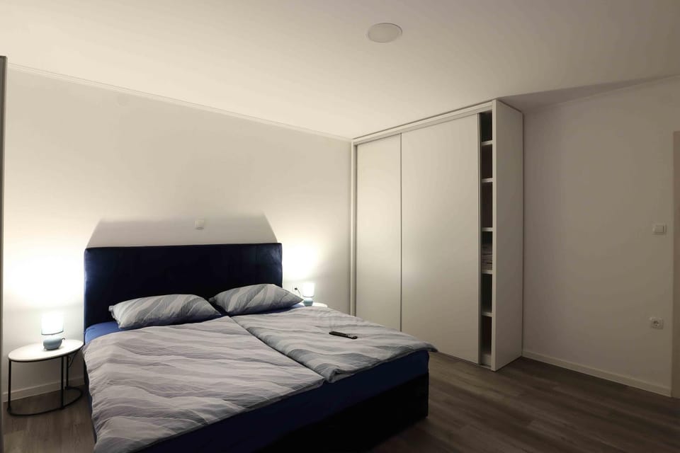 Bed, Photo of the whole room, Bedroom, wardrobe