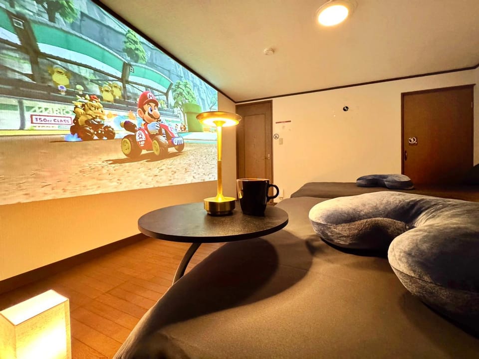 Bed, TV and multimedia, Bedroom