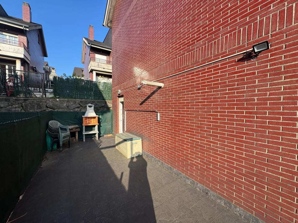 Property building, Street view