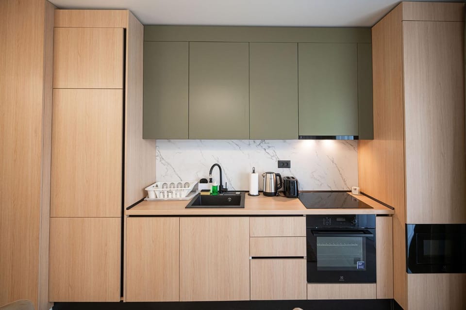 Kitchen or kitchenette, oven