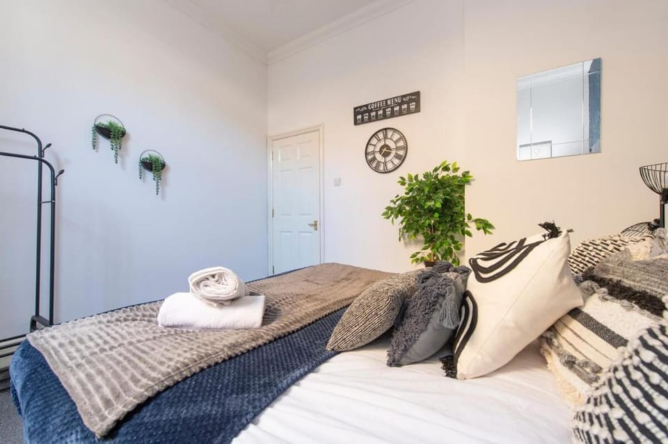 Charming 1 Bedroom Near Gravesend Station - WiFi Apartment in Gravesend