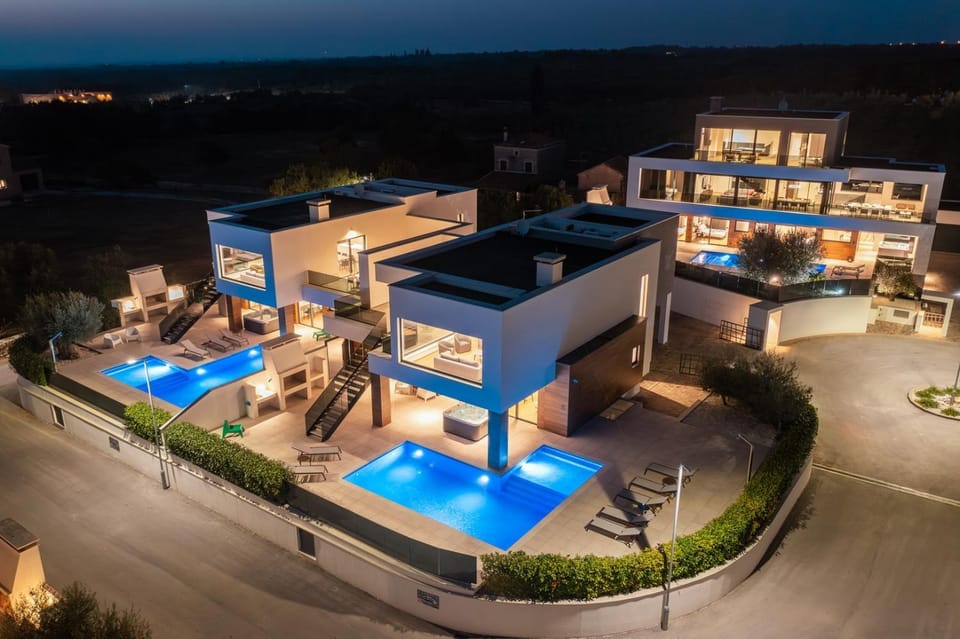 Garden, Swimming pool