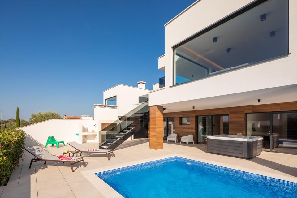 BBQ facilities, Swimming pool