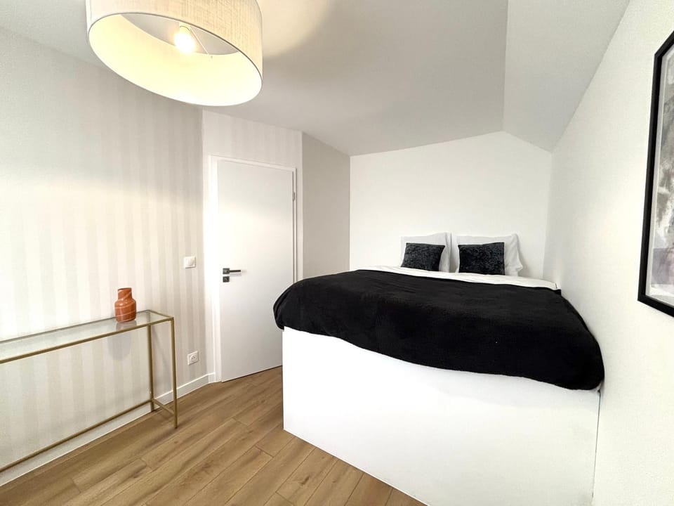 M112 Marquer Superbe T4 spacieux avec balcon, proche de Genève Apartment in Annemasse