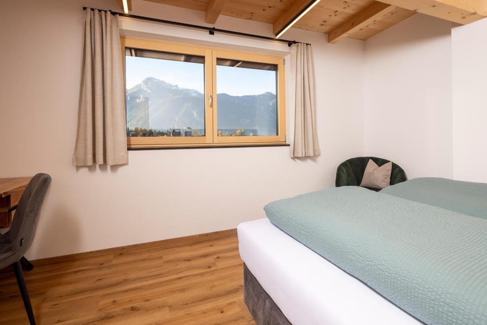 Bed, Photo of the whole room, Bedroom, Mountain view