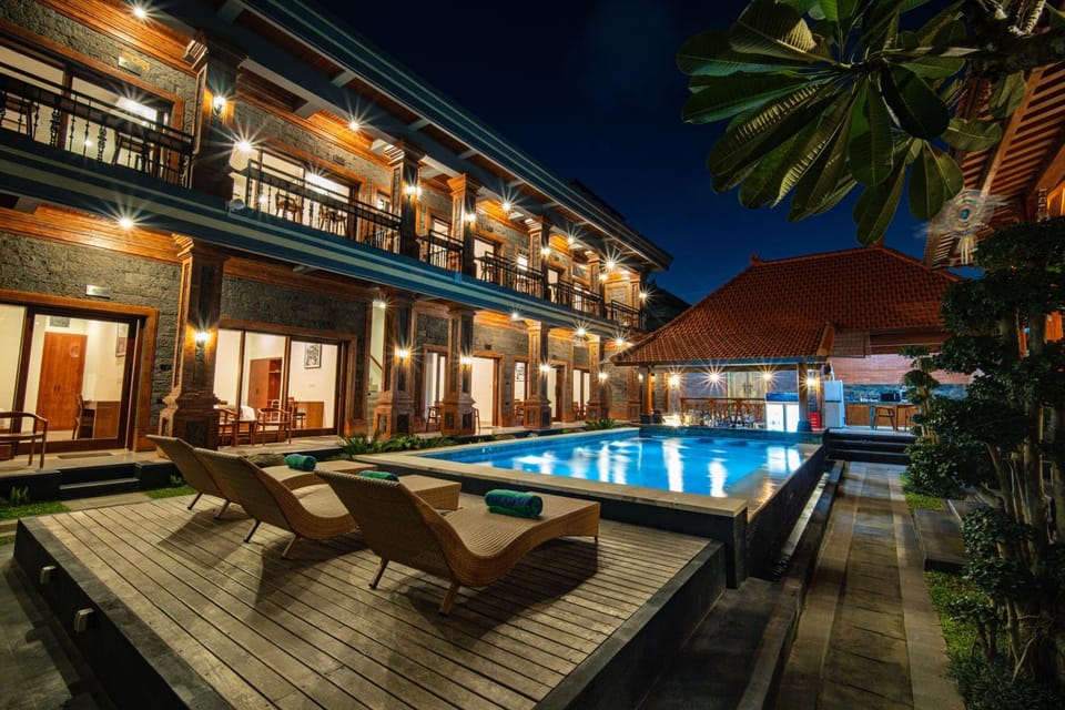 Swimming pool, sunbed