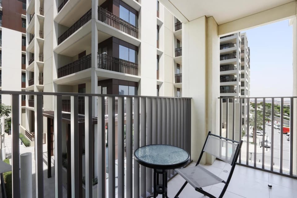 Property building, Day, View (from property/room), Balcony/Terrace