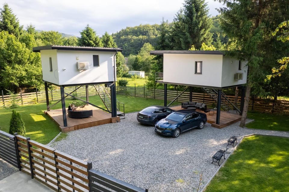Property building, Bird's eye view, Garden, View (from property/room), Landmark view, Parking