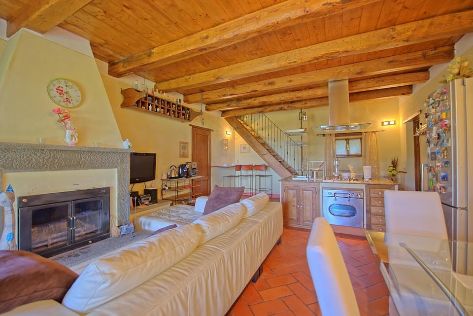 Kitchen or kitchenette, Living room, Dining area