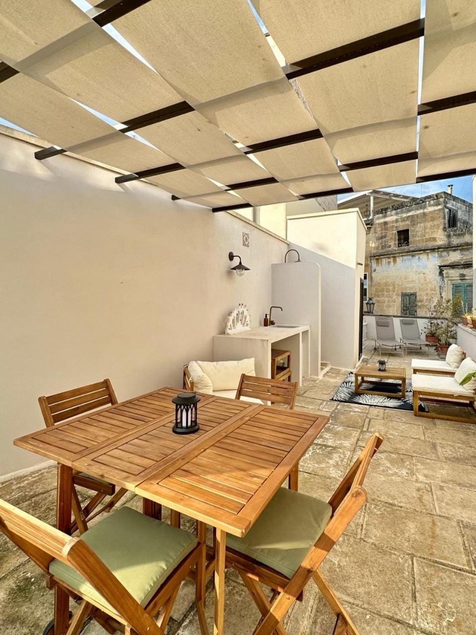 Balcony/Terrace, sunbed