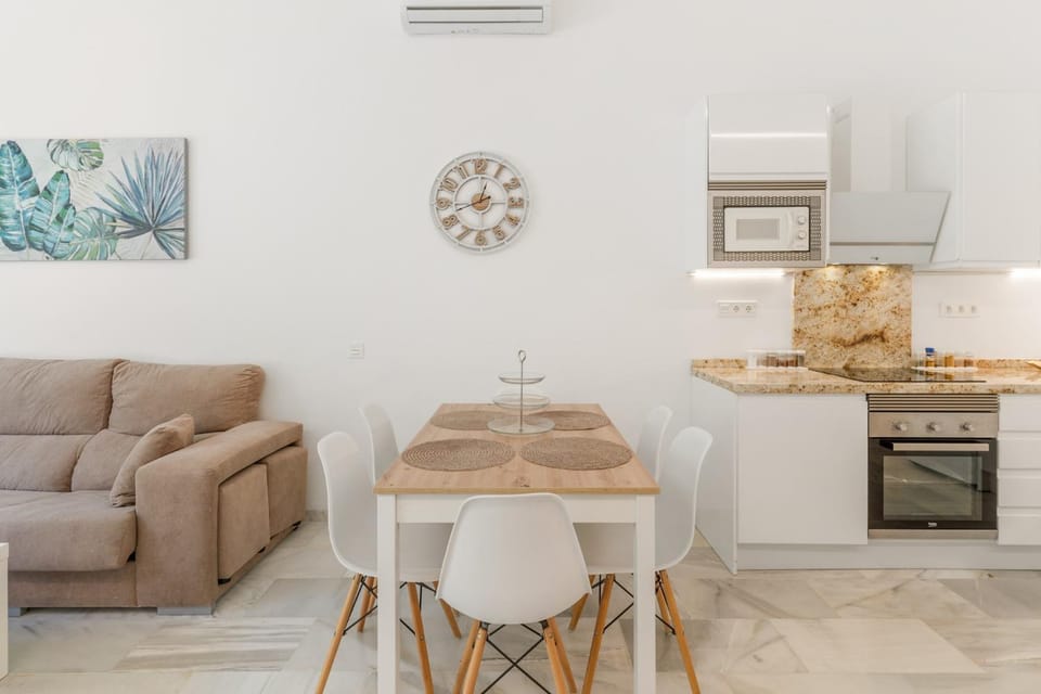 Property building, Kitchen or kitchenette, Living room