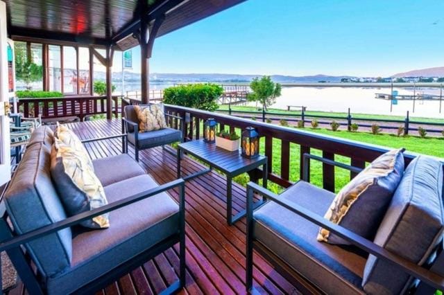 Knysna River Club Getaways - Luxury waterfront chalets Chalet in Knysna