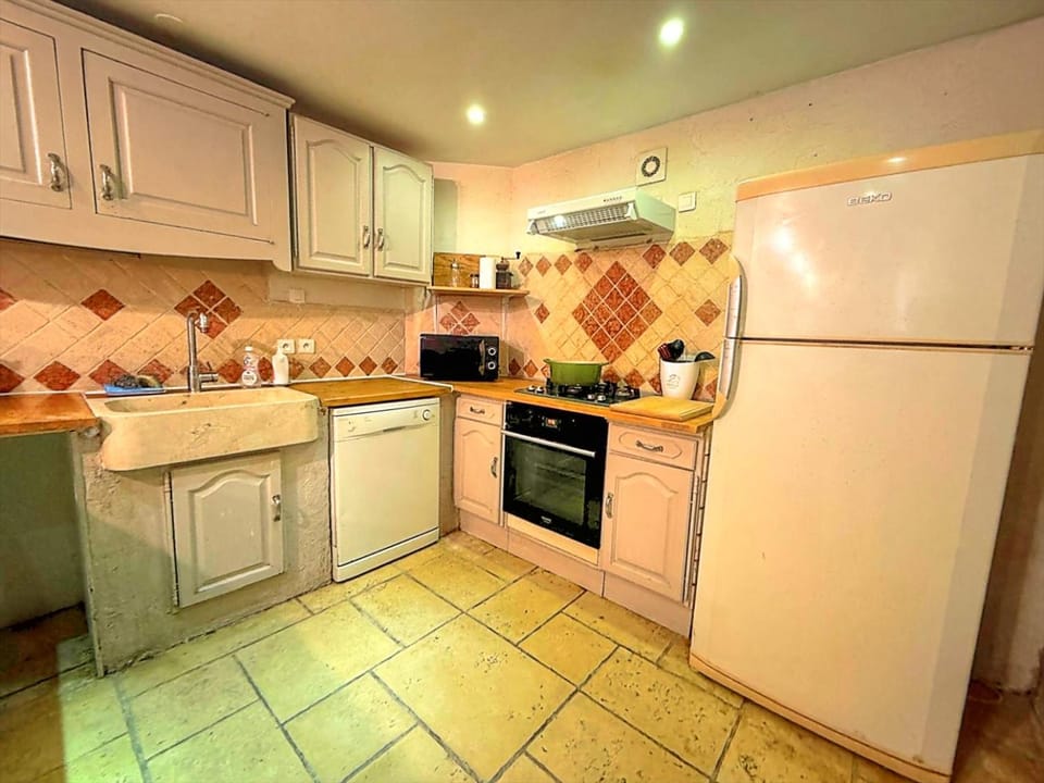 Spacieuse maison de village, centre de Lorgues House in Lorgues