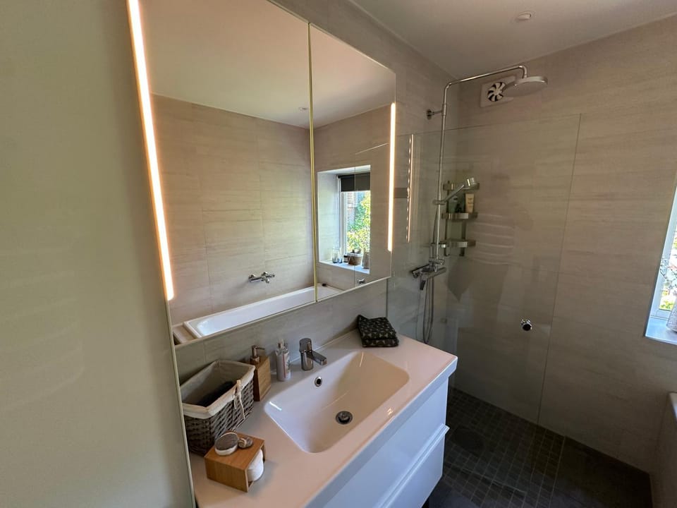 Shower, Bathroom