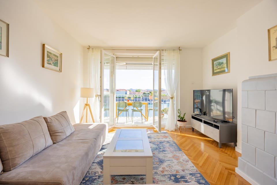 Living room, Sea view