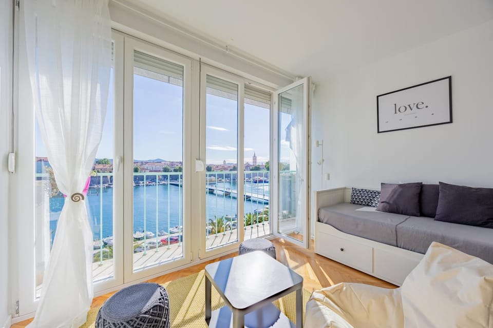 Bedroom, Sea view
