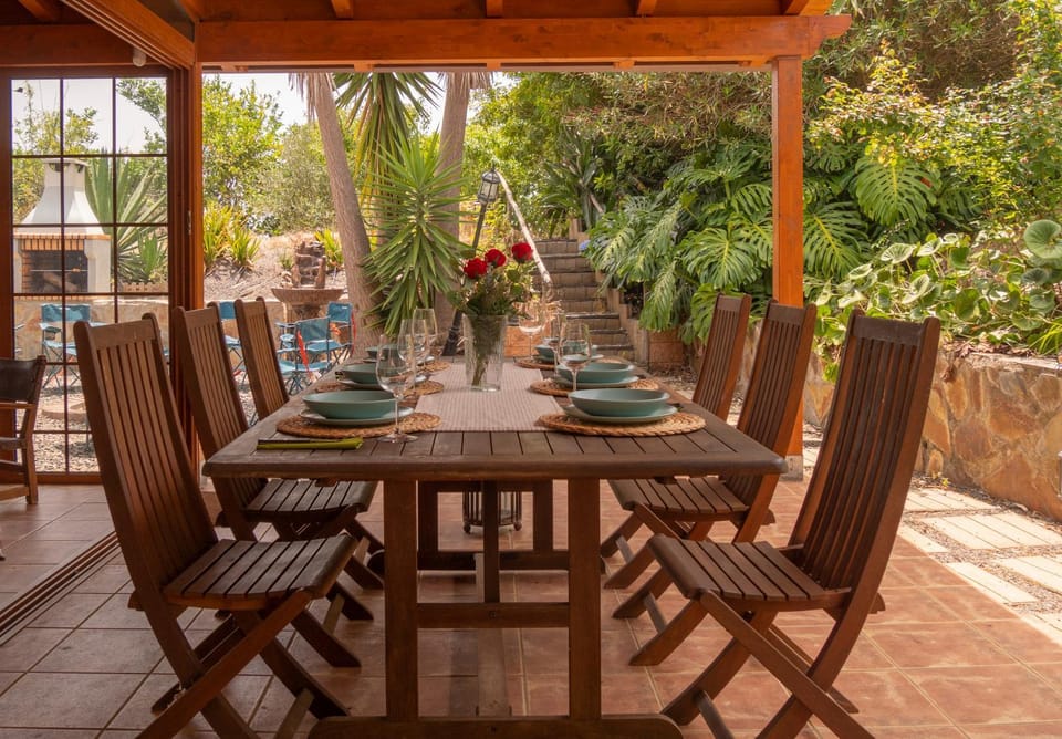 6BR Fire House Sanctuary-Terrace & Barbacue House in Comarca Norte