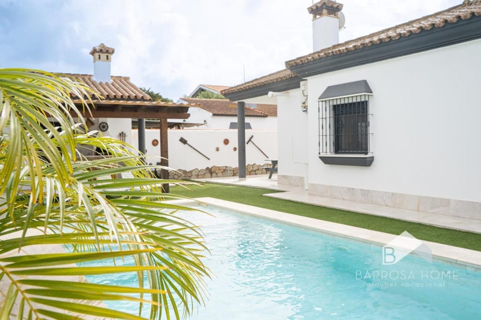 Villa Cañuela BARROSAHOME House in Chiclana de la Frontera