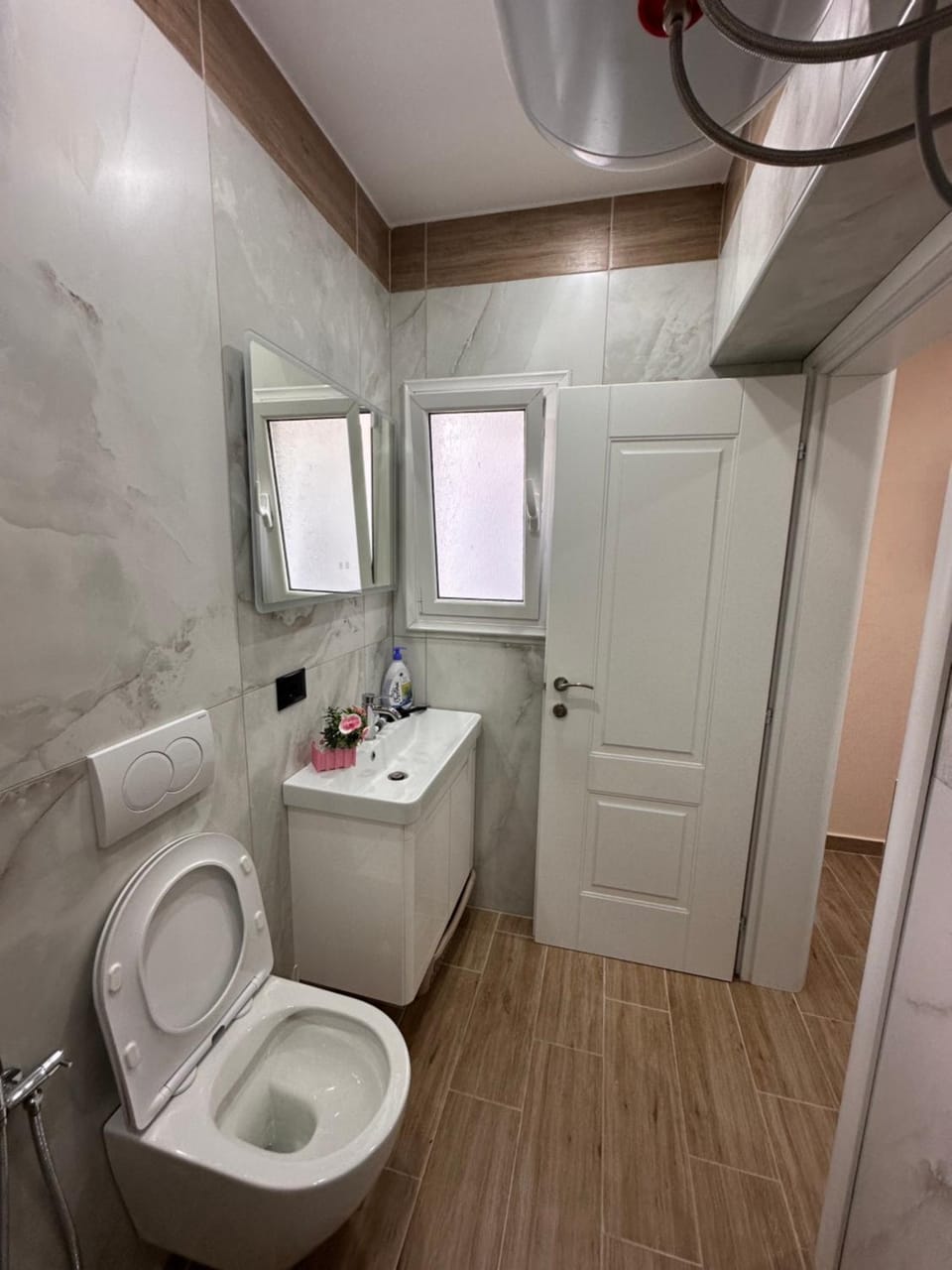 Shower, Toilet, Bathroom, towels