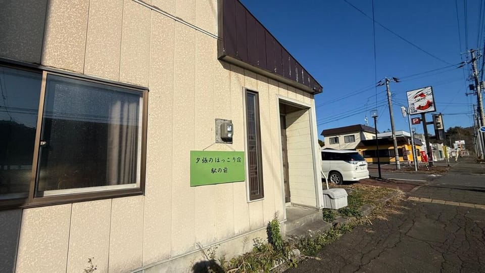 Property building, Day, Neighbourhood, Street view, Parking