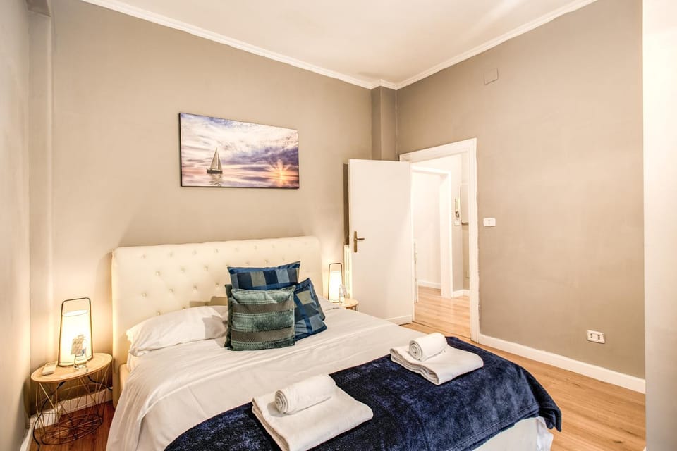 Large Apartment in San Giovanni A Apartment in Rome