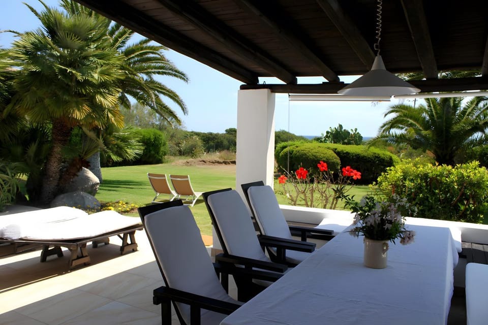 Property building, Balcony/Terrace, Living room