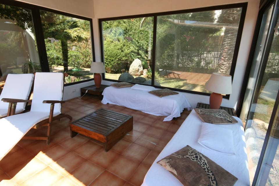 Property building, Living room