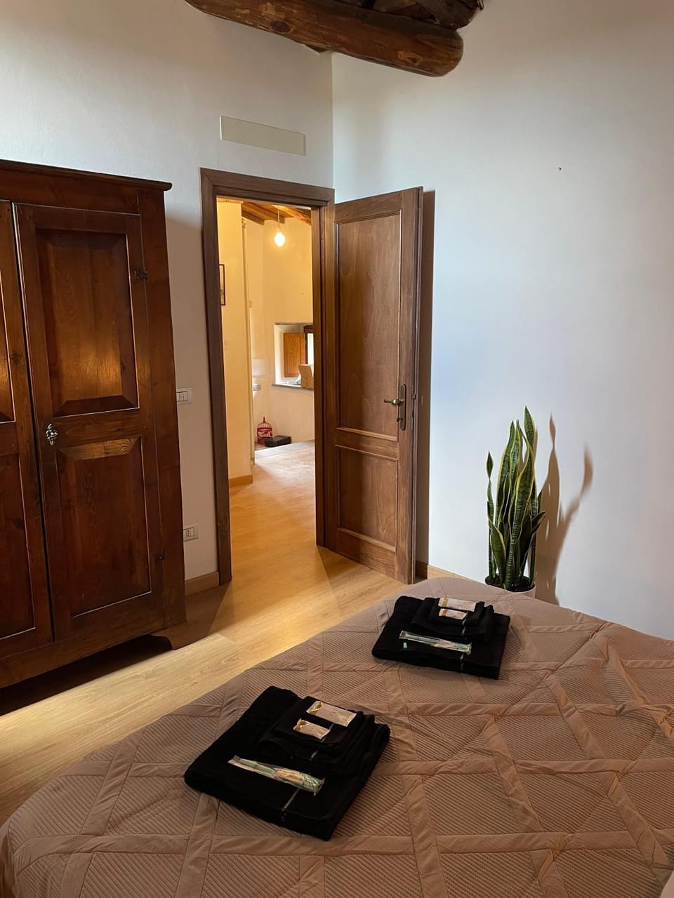 Bed, Photo of the whole room, Bedroom, wardrobe