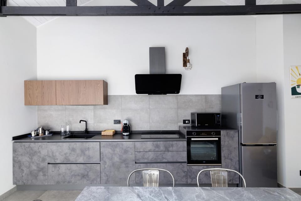 Kitchen or kitchenette, Living room