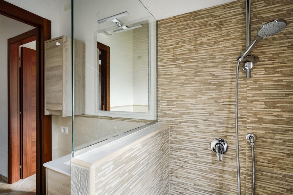 Bathroom, Living room