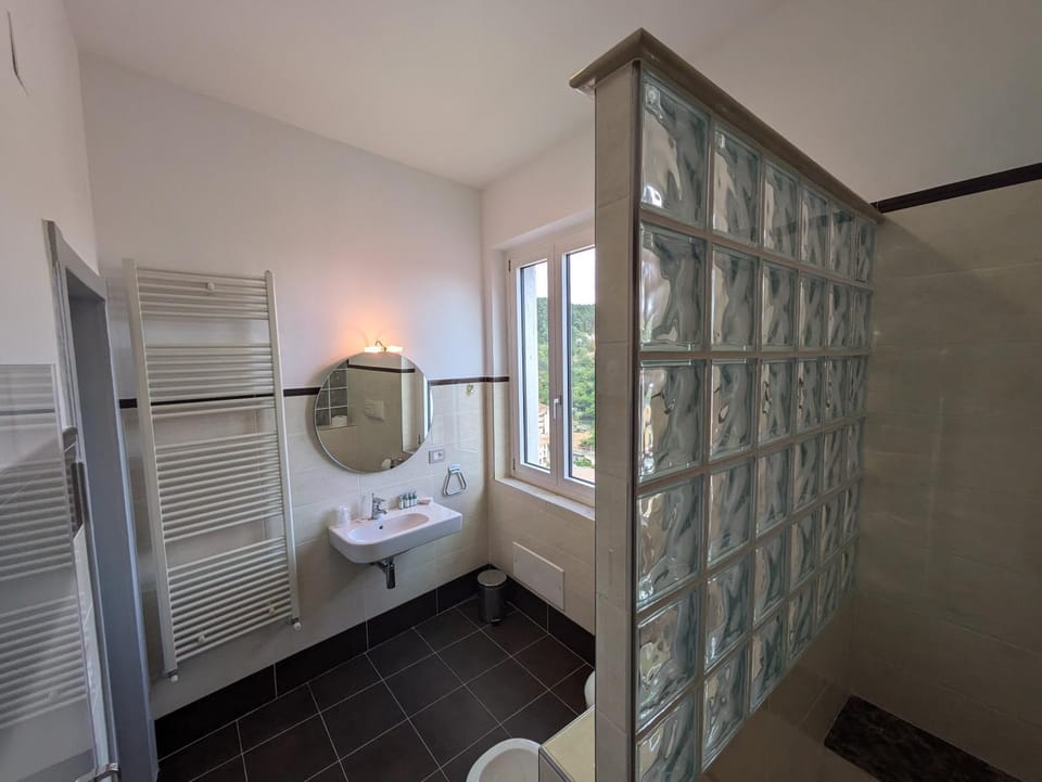 Shower, Toilet, Bathroom, Bedroom, bidet, heating, air conditioner