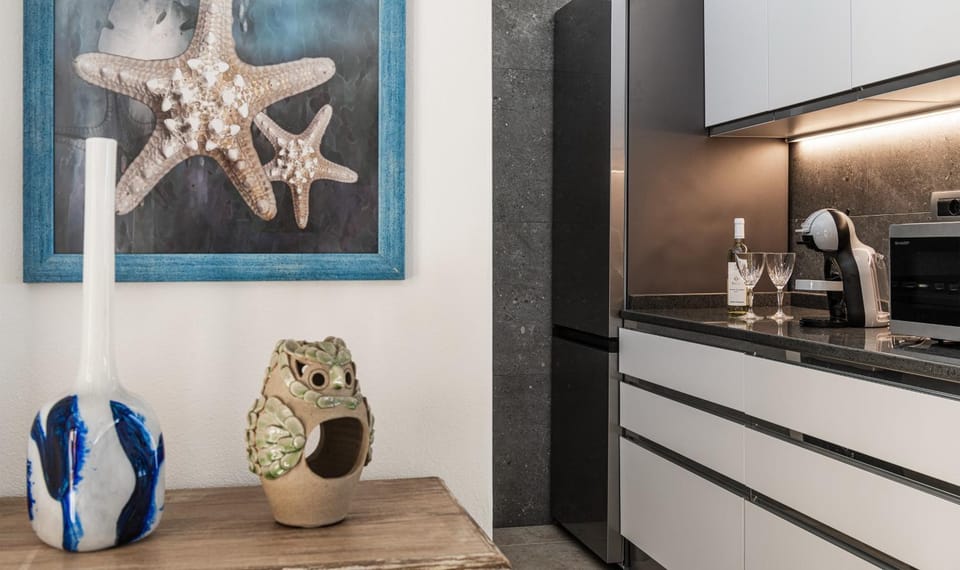 Kitchen or kitchenette, Living room