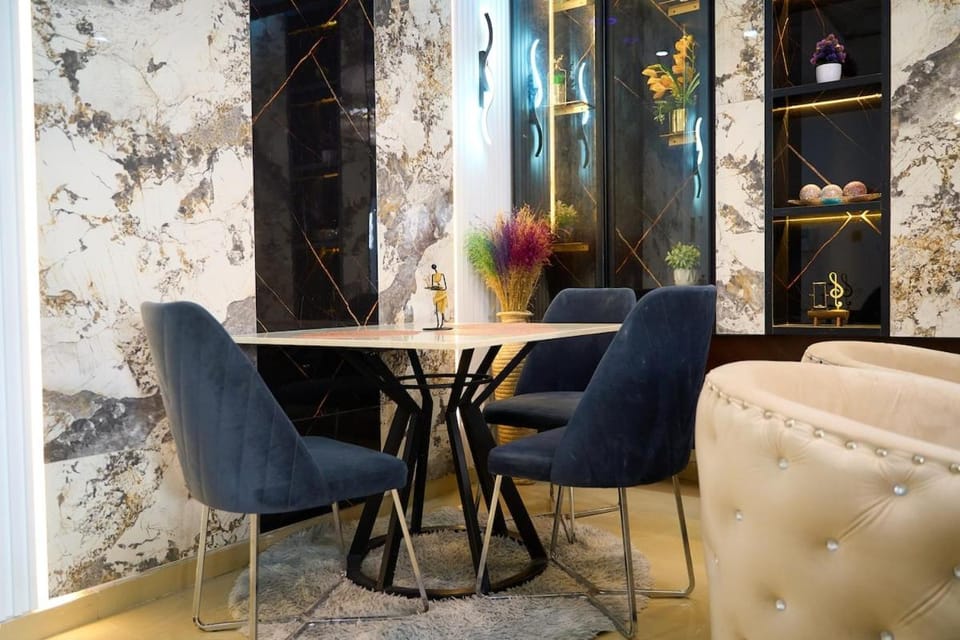 Living room, Seating area, Dining area