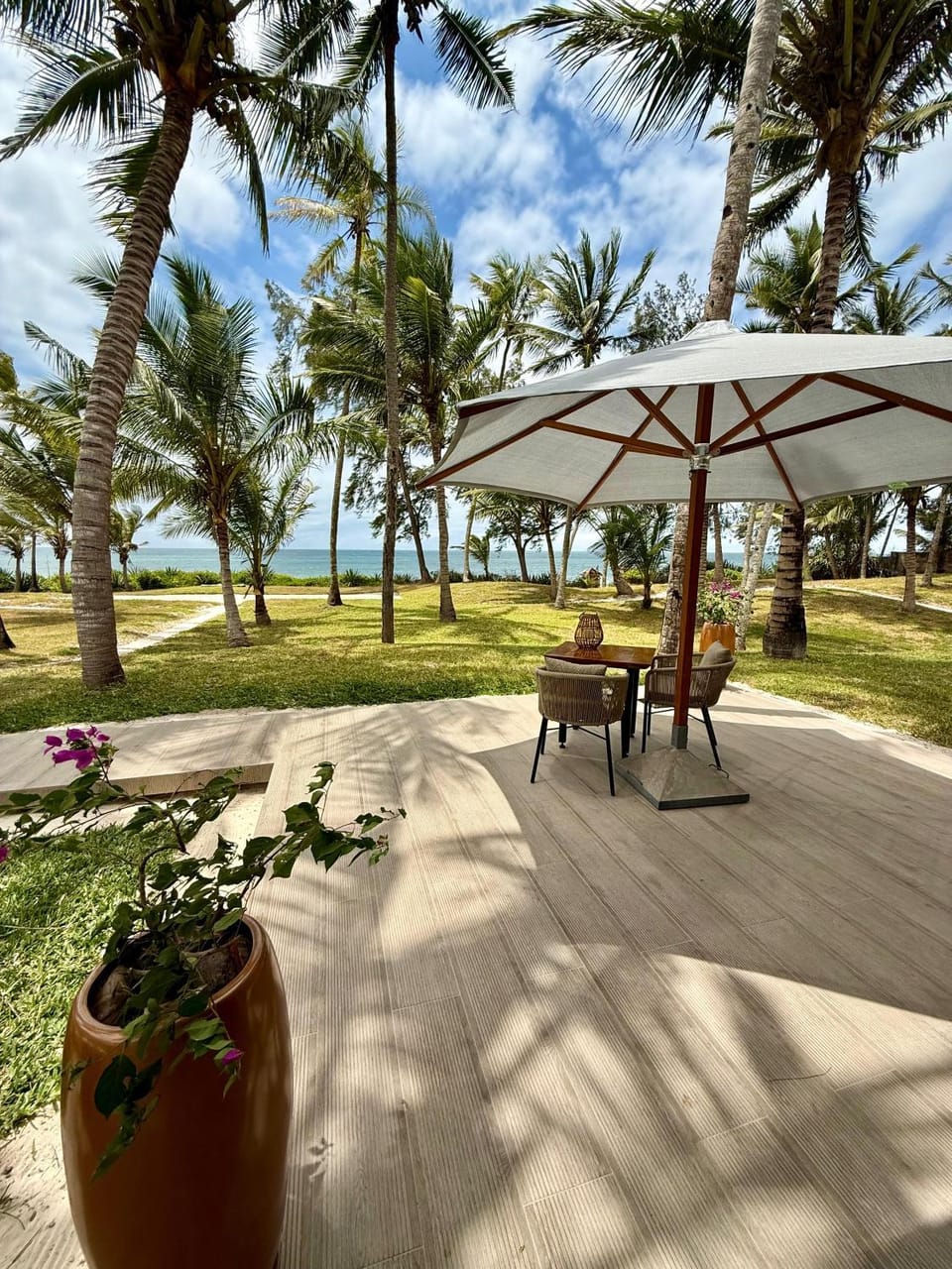 Patio, Spring, Day, Natural landscape, Garden, Garden, Garden view, Sea view, Sea view