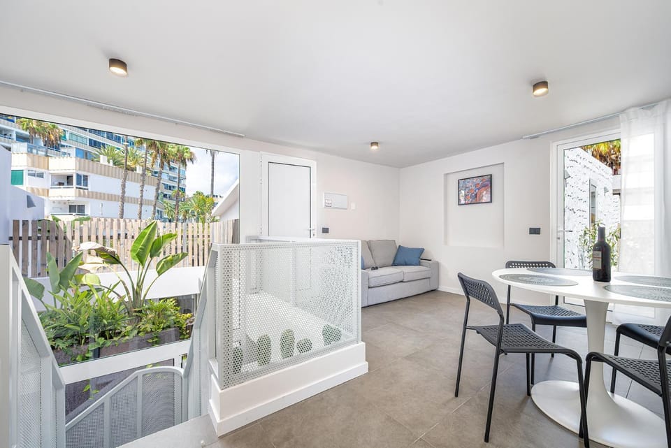 TV and multimedia, View (from property/room), Living room, Dining area, air conditioner